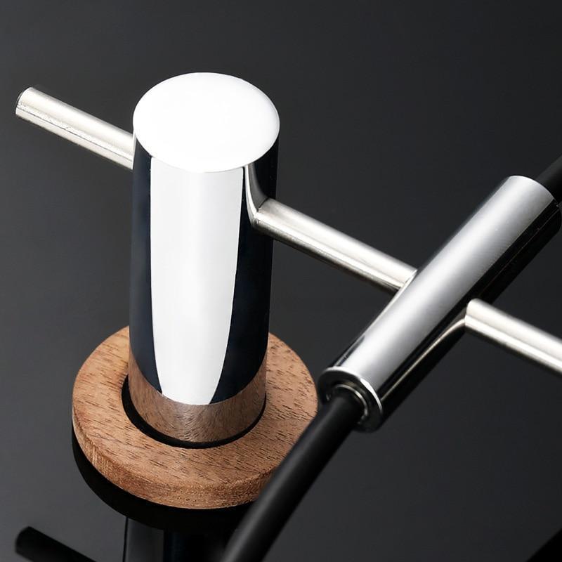 Classic Silent Desk Clock with Traditional Style