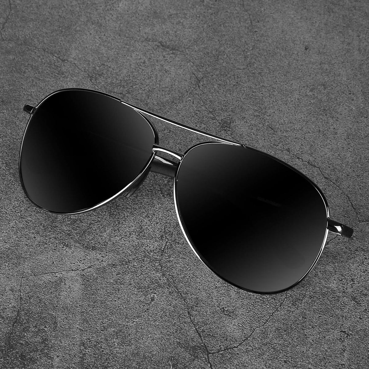 Polarized Aviator Sunglasses with UV400 Protection