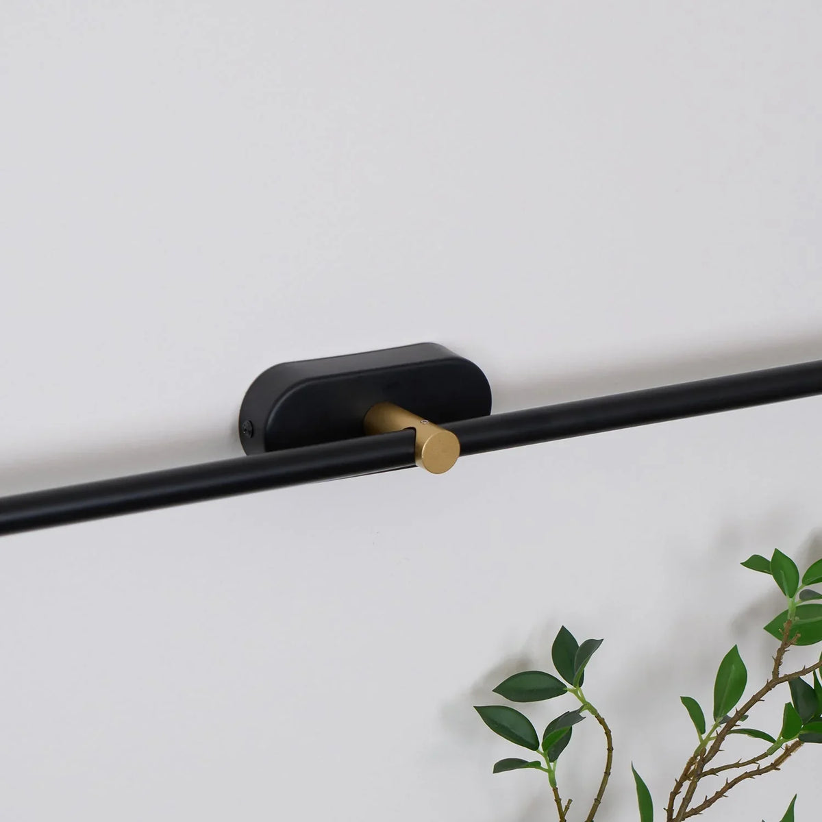 Minimalist Linear Wall Lamp