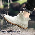 Rugged Grip Comfort for Wet Outdoor Conditions