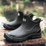 Rugged Grip Comfort for Wet Outdoor Conditions