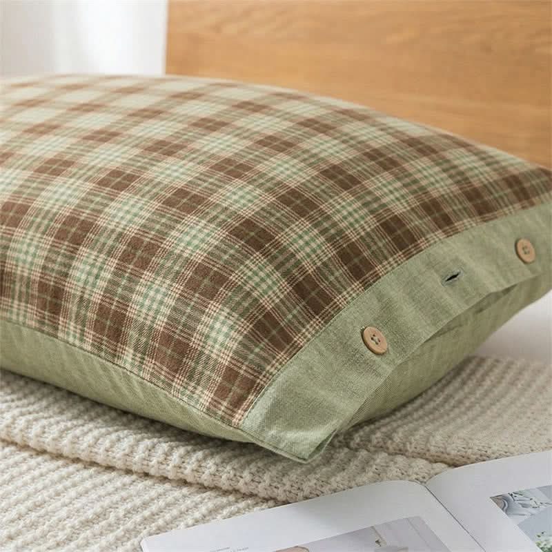 PLAIDNESTA – Vintage Pillowcases for Inviting Home Style