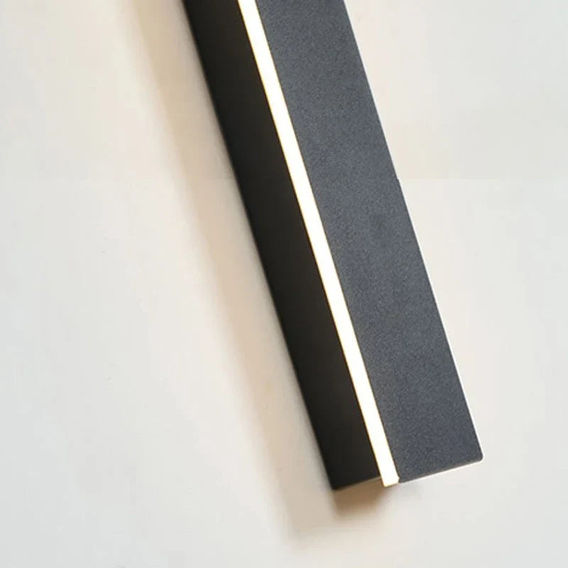 Linear Outdoor Wall Lamp
