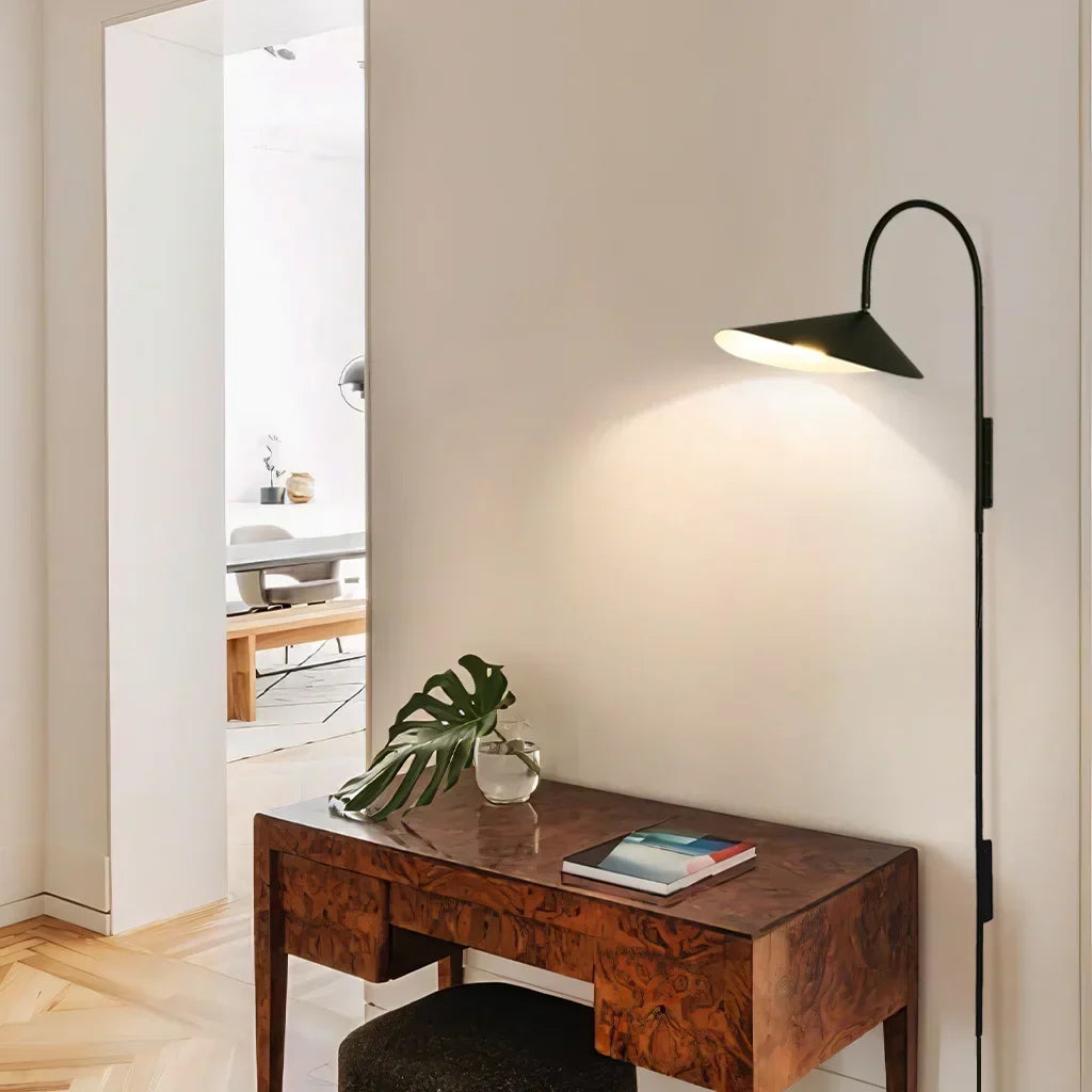 Swing-Arm Sconce with Leaf Shade for Bedroom & Study – Directional Reading Light, Rotatable Design, Metal Construction – Black or Cashmere F