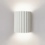 Textured Resin Wall Sconce with Upward & Downward Glow – Modern Ribbed Design for Bedroom, Living Room, Hallway – E27 Socket