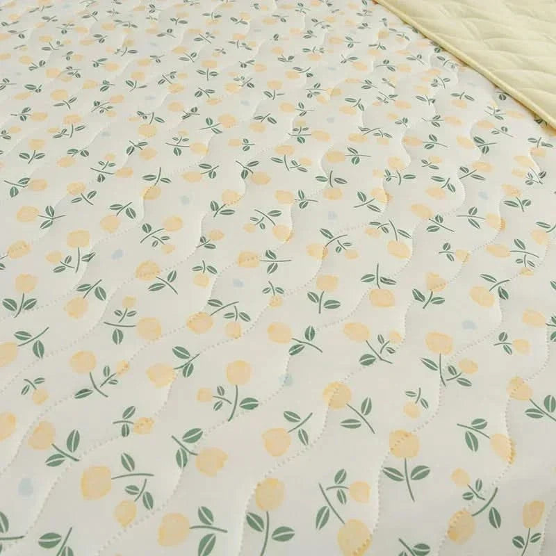 FLORABREEZE – Floral Summer Blanket Soft Breathable Comfort
