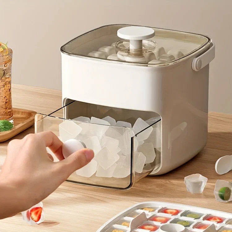 Compact ice maker fast cooling for summer
