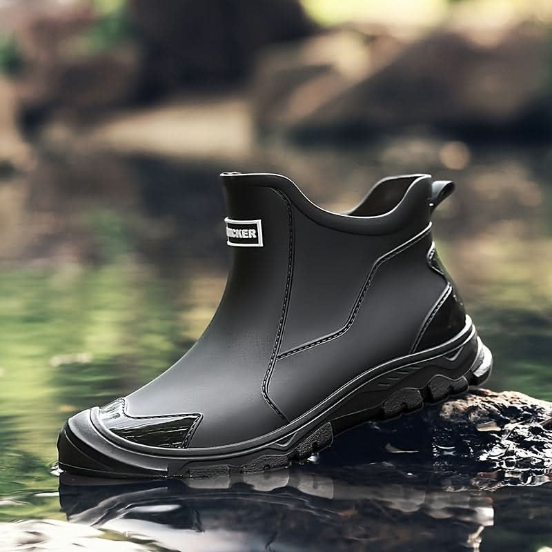 Rugged Grip Comfort for Wet Outdoor Conditions