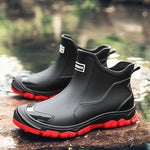Rugged Grip Comfort for Wet Outdoor Conditions